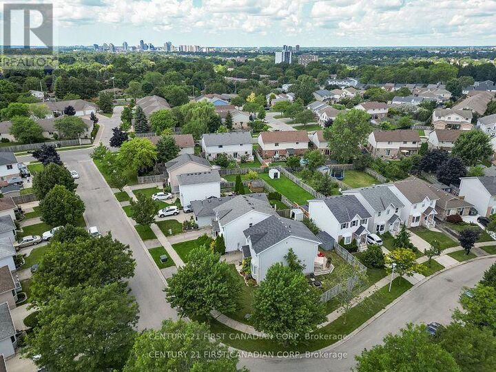 Photo de la propriété: 132 Sandy Street ON N5Z 2C7