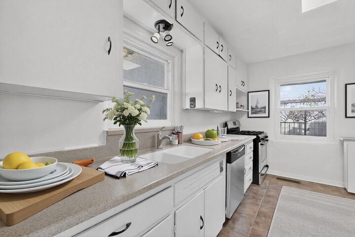 Property Photo:  2133 Madeira Drive NE  NM 87110 