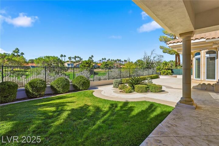 Property Photo: 2017 Eagle Trace Way NV 89117