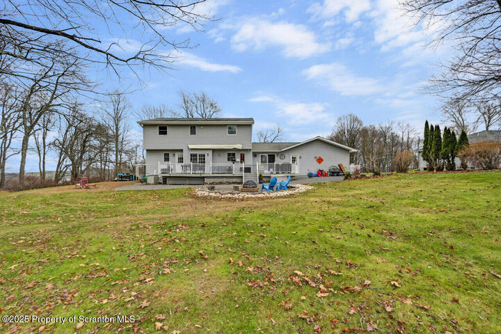 Property Photo: 407 Hill PA 18444
