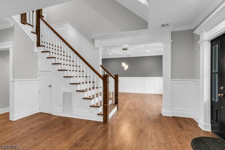 Property Photo:  10 Nancy Ln  NJ 07920 