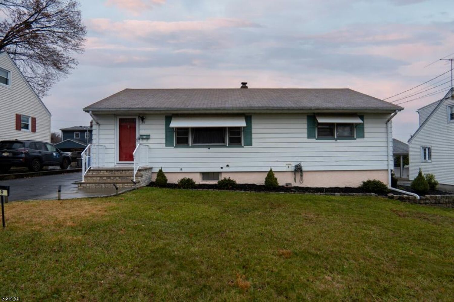 Property Photo:  89 Susan Ct  NJ 07012 