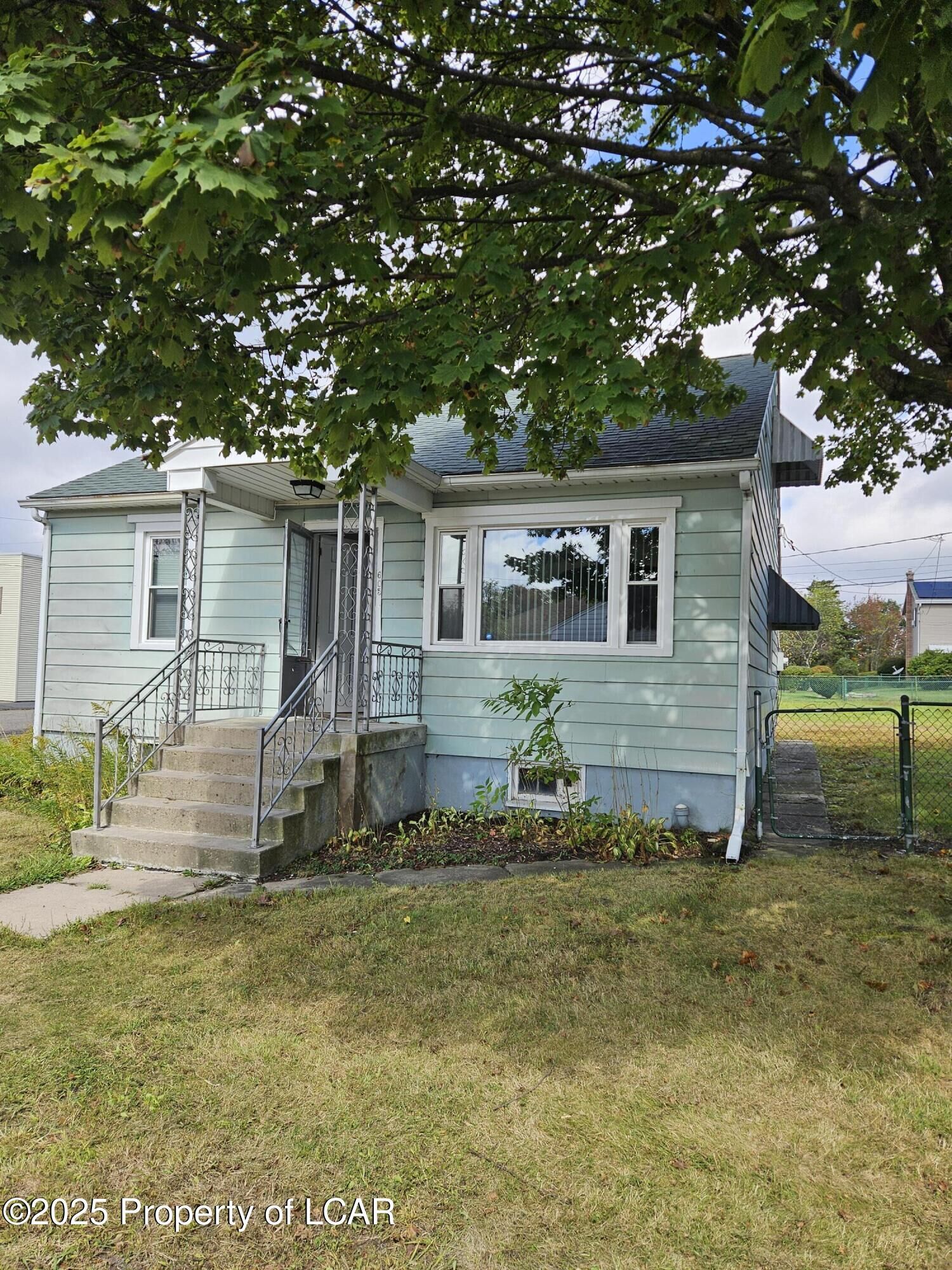Property Photo:  605 Muir Avenue  PA 18201 
