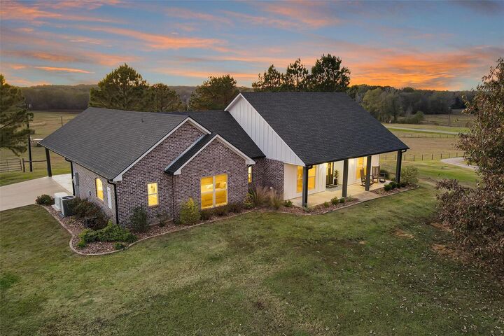 Property Photo: 2297 US Highway 84 Highway W TX 75681