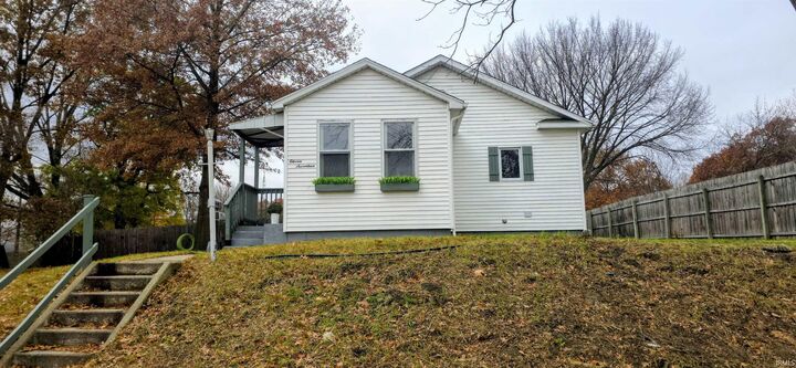 Property Photo:  1117 N Iowa Street  IN 46628 