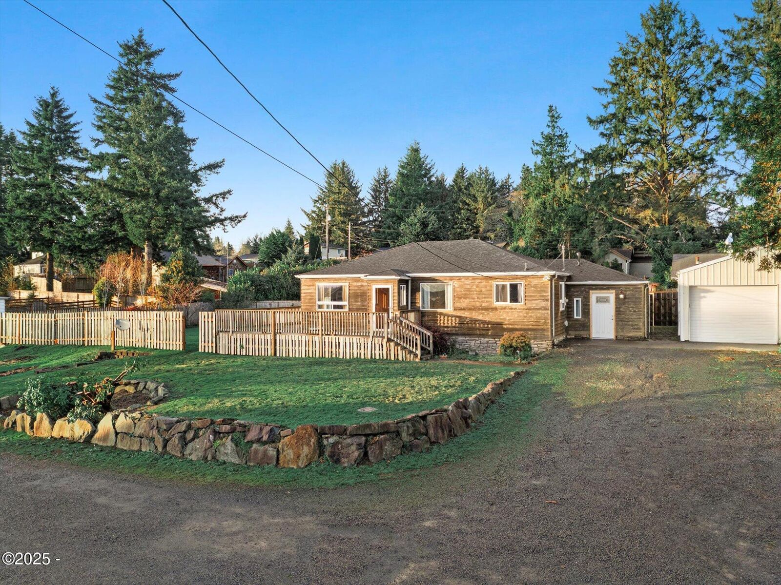 Property Photo:  5201 NE 49th Street  OR 97364 