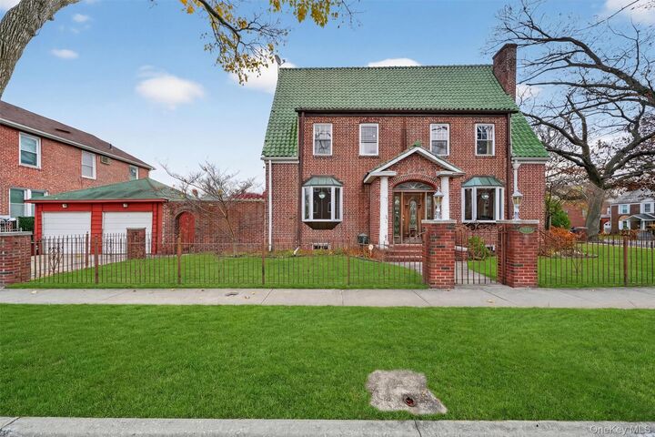 Property Photo: 2300 Gunther Avenue NY 10469