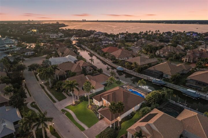 Property Photo:  4721 Mainsail Drive  FL 34208 