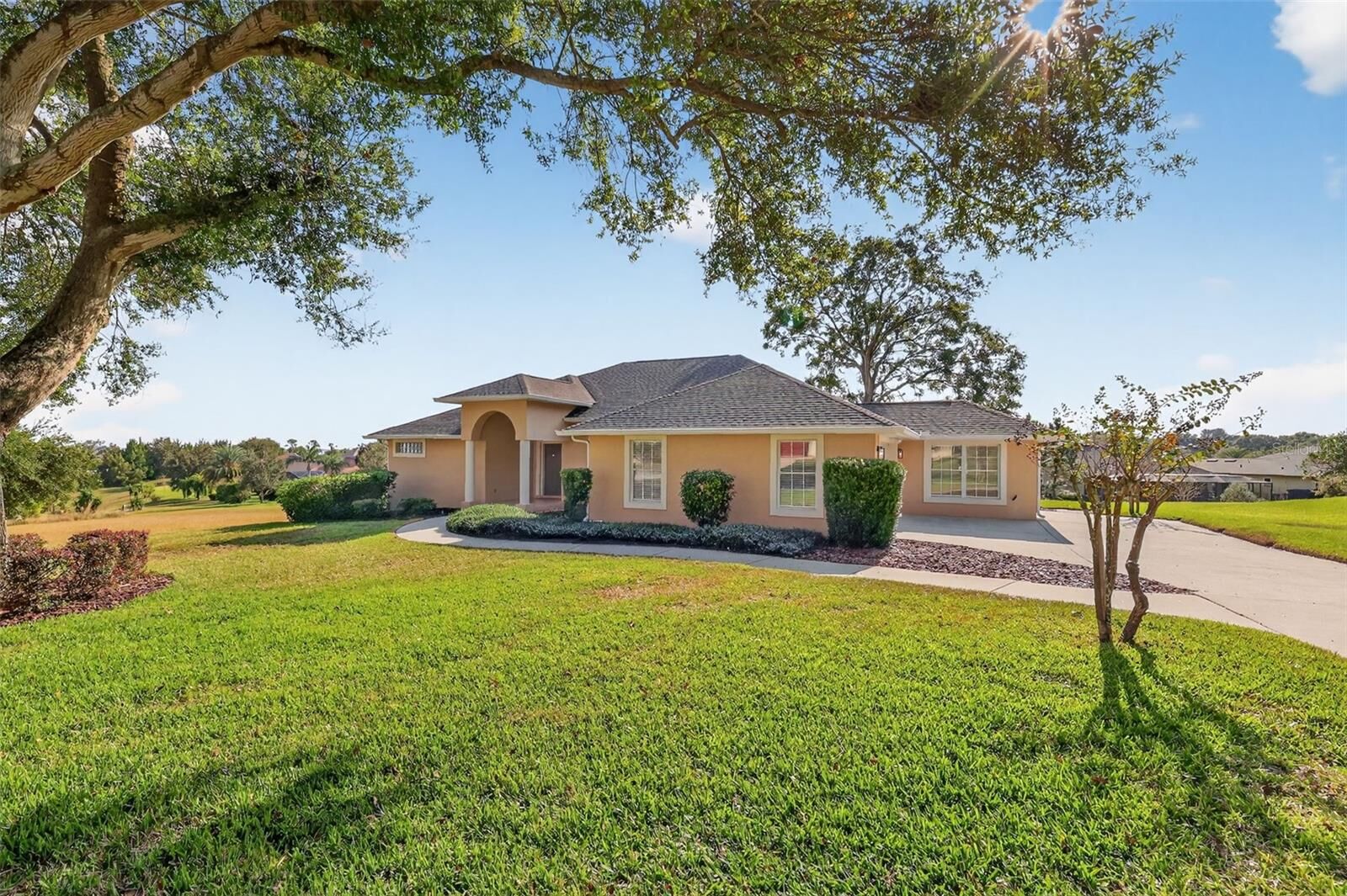 Property Photo:  5524 Saddleback Court  FL 32159 