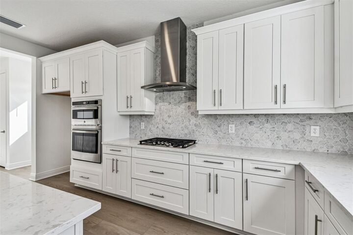 Property Photo: 7543 Hawkstone Drive FL 34241