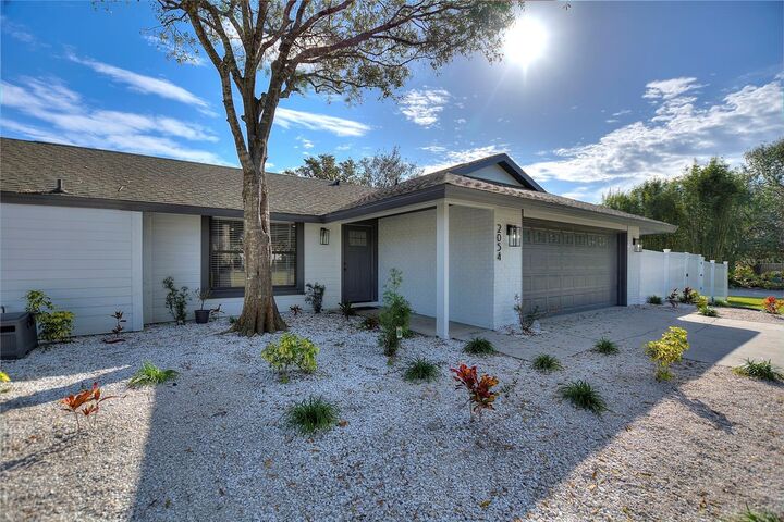 Property Photo:  2054 Racimo Drive  FL 34240 