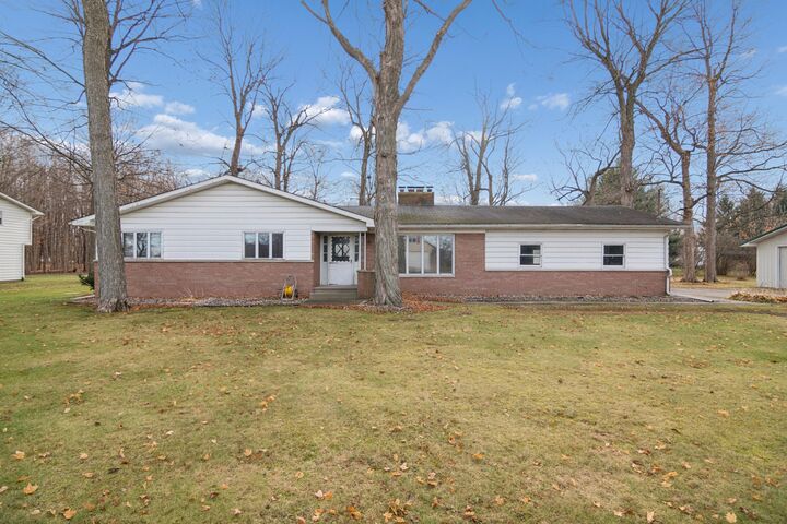 Property Photo: 1172 Rustic Hills Drive MI 49094