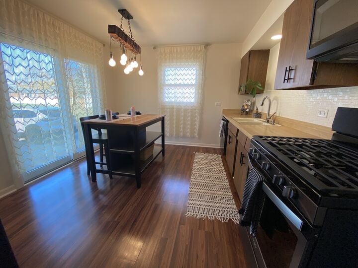 Property Photo:  1106 S Robert Drive  IL 60056 