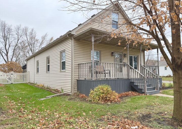 Property Photo: 400 W Erie Street IL 61362