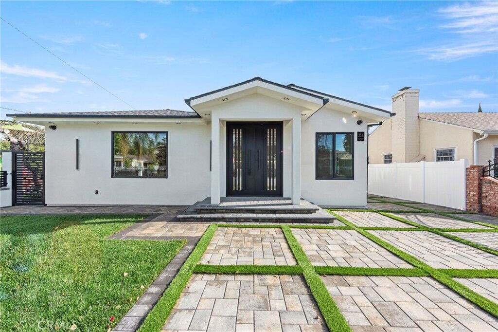 Property Photo:  254 W Santa Anita  CA 91502 