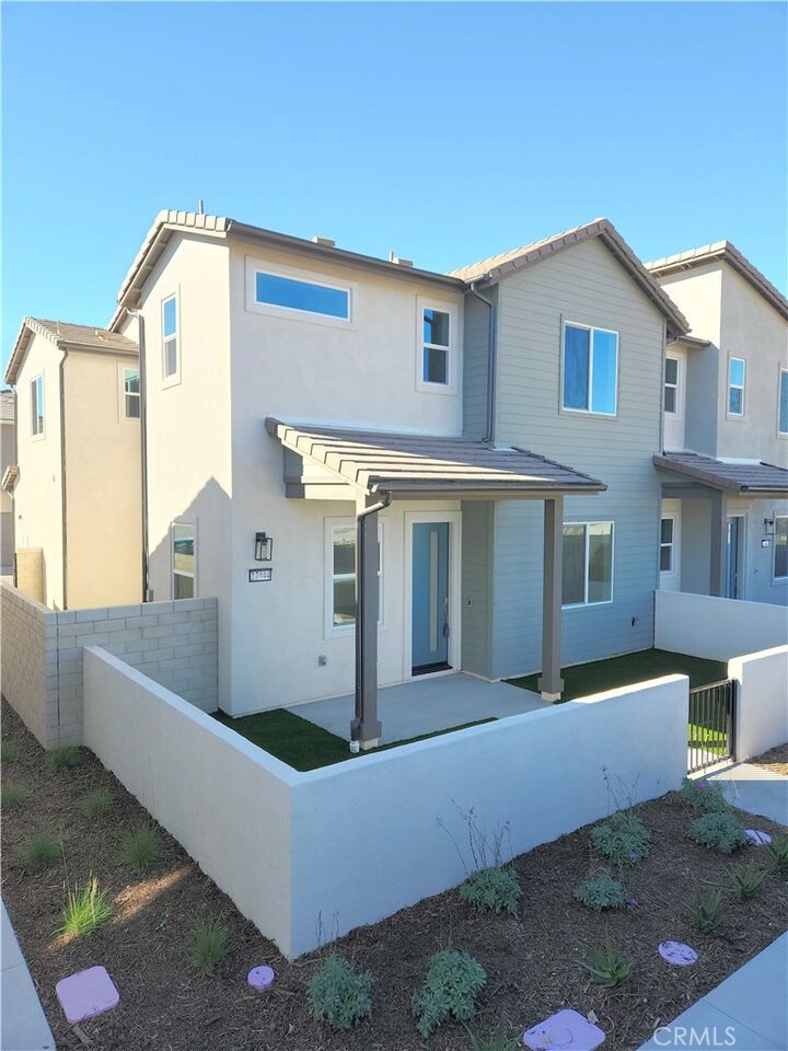 Property Photo: 27444 Shining Willow Lane CA 91381