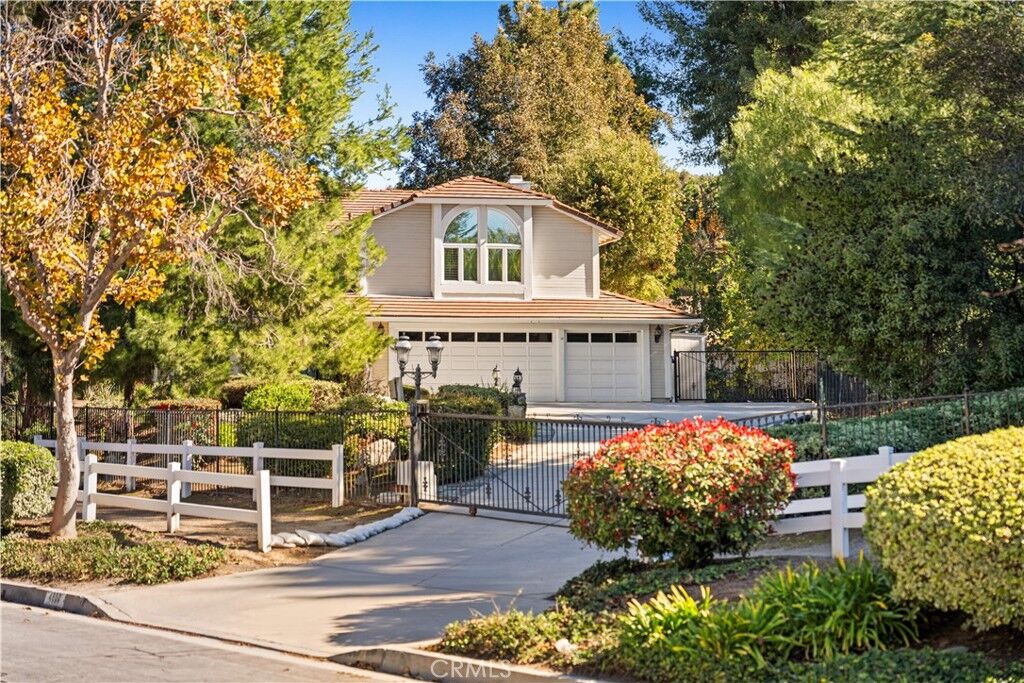 Property Photo:  4800 Via Del Agua  CA 92887 