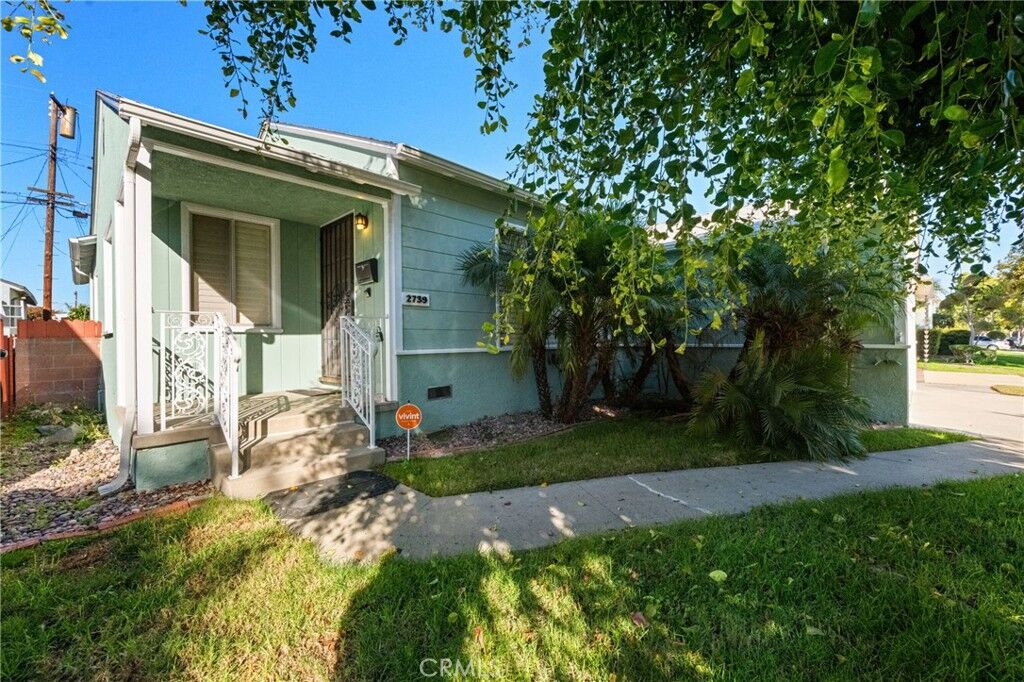 Property Photo:  2739 Denmead  CA 90712 