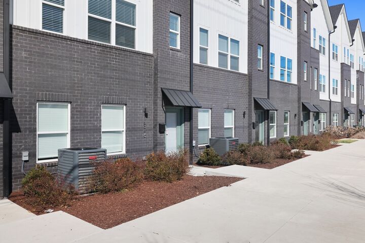 Property Photo:  1526 Lebanon Pike  TN 37210 