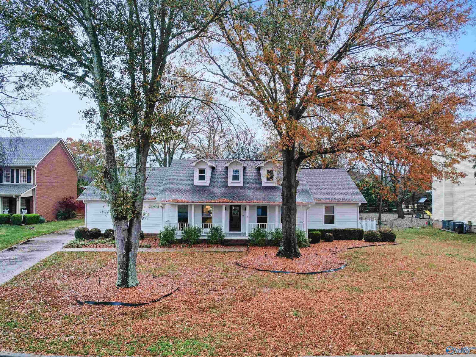 Property Photo: 105 Heatherwood Court AL 35758