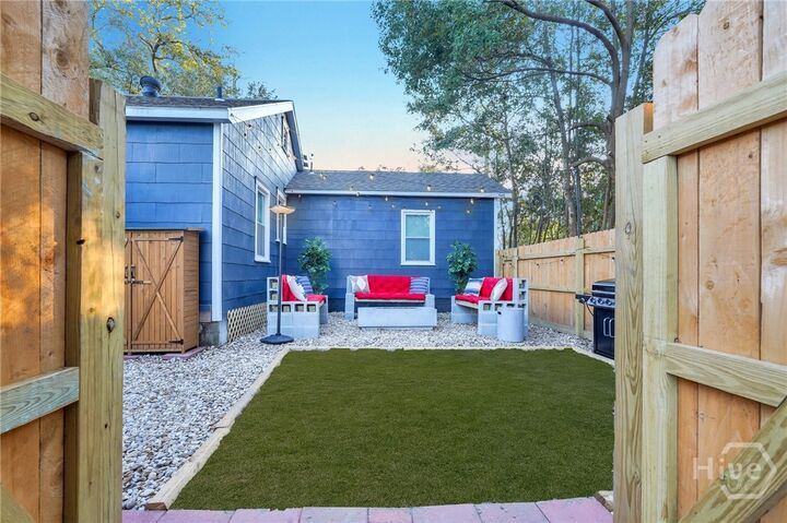 Property Photo:  2110 Louisiana Avenue  GA 31404 