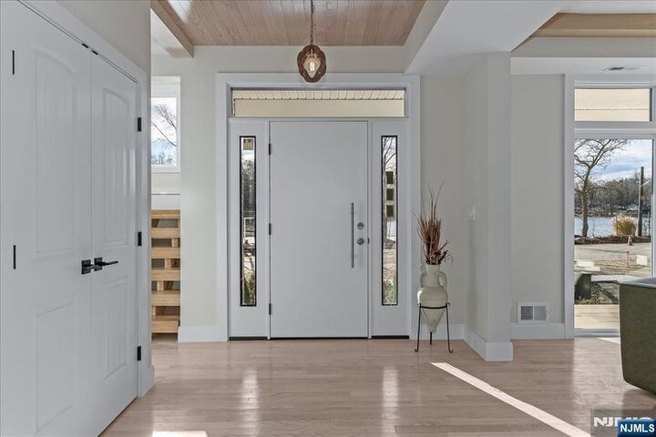 Property Photo:  424 Lake Shore Drive  NJ 07421 