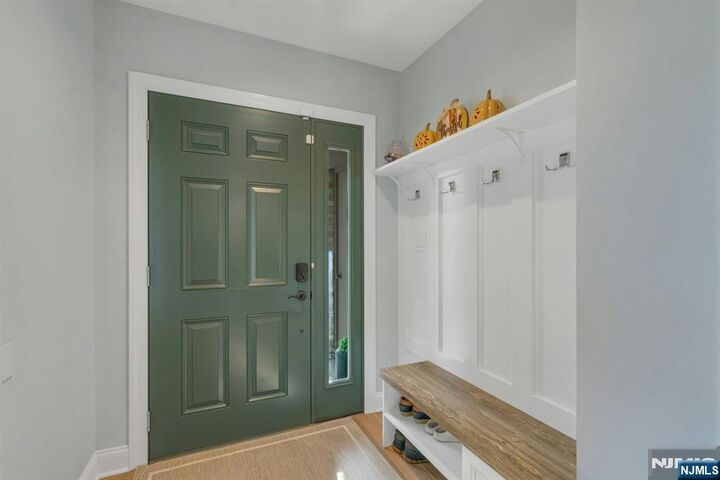 Property Photo: 7 Sandburg Court NJ 07430