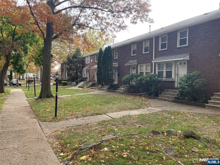 130 Glenbrook Parkway 5E  Englewood NJ 07631 photo