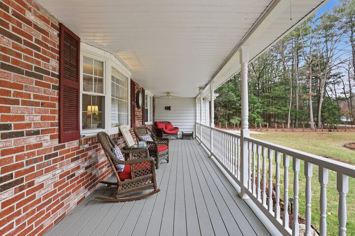 Property Photo:  27 Alvirne Drive  NH 03051 