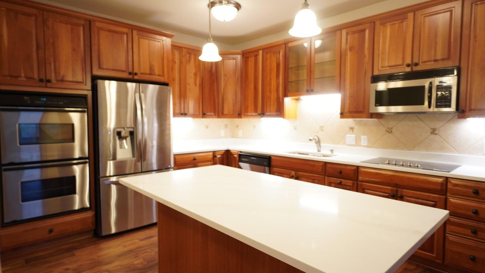 Property Photo:  5250 Grandview Square 2212  MN 55436 