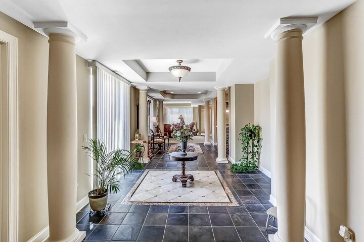 Property Photo:  1070 Grandview Court NE 405  MN 55421 