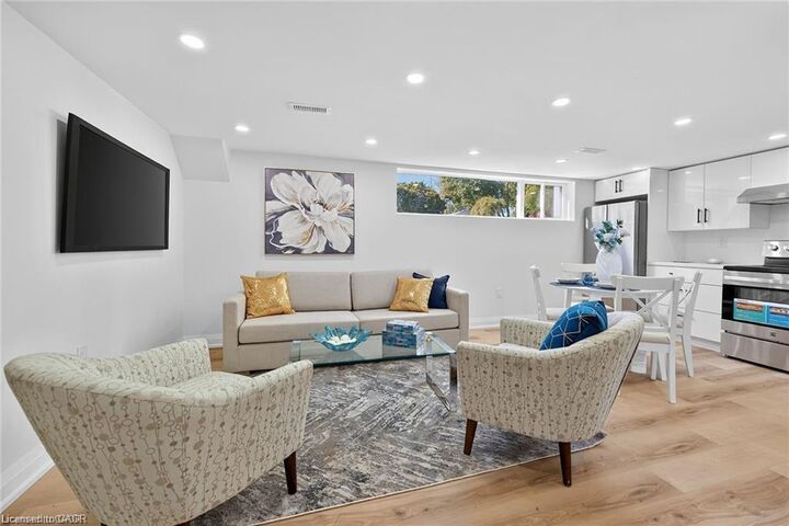 Property Photo:  175 East 45th Street 2  ON L8T 3K4 