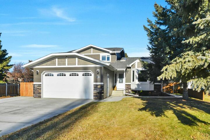 68 Roland Street  Red Deer AB T4P 3K9 photo