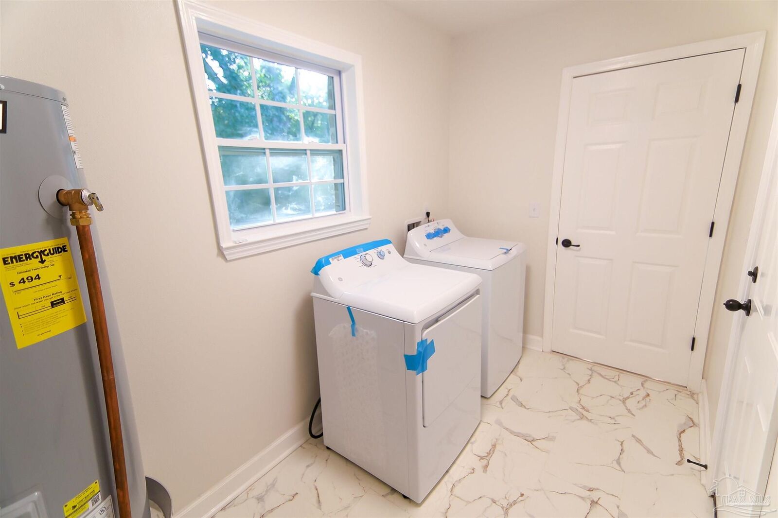 Property Photo:  5403 Hollow Oak Ln  FL 32571 