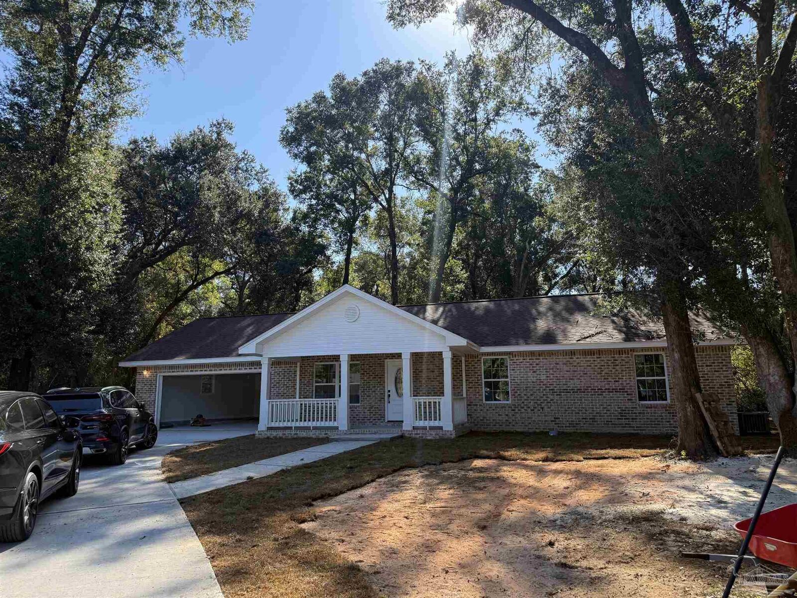 Property Photo:  5403 Hollow Oak Ln  FL 32571 