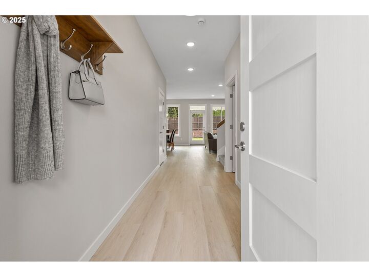 Property Photo:  5007 NE 71st St  WA 98661 