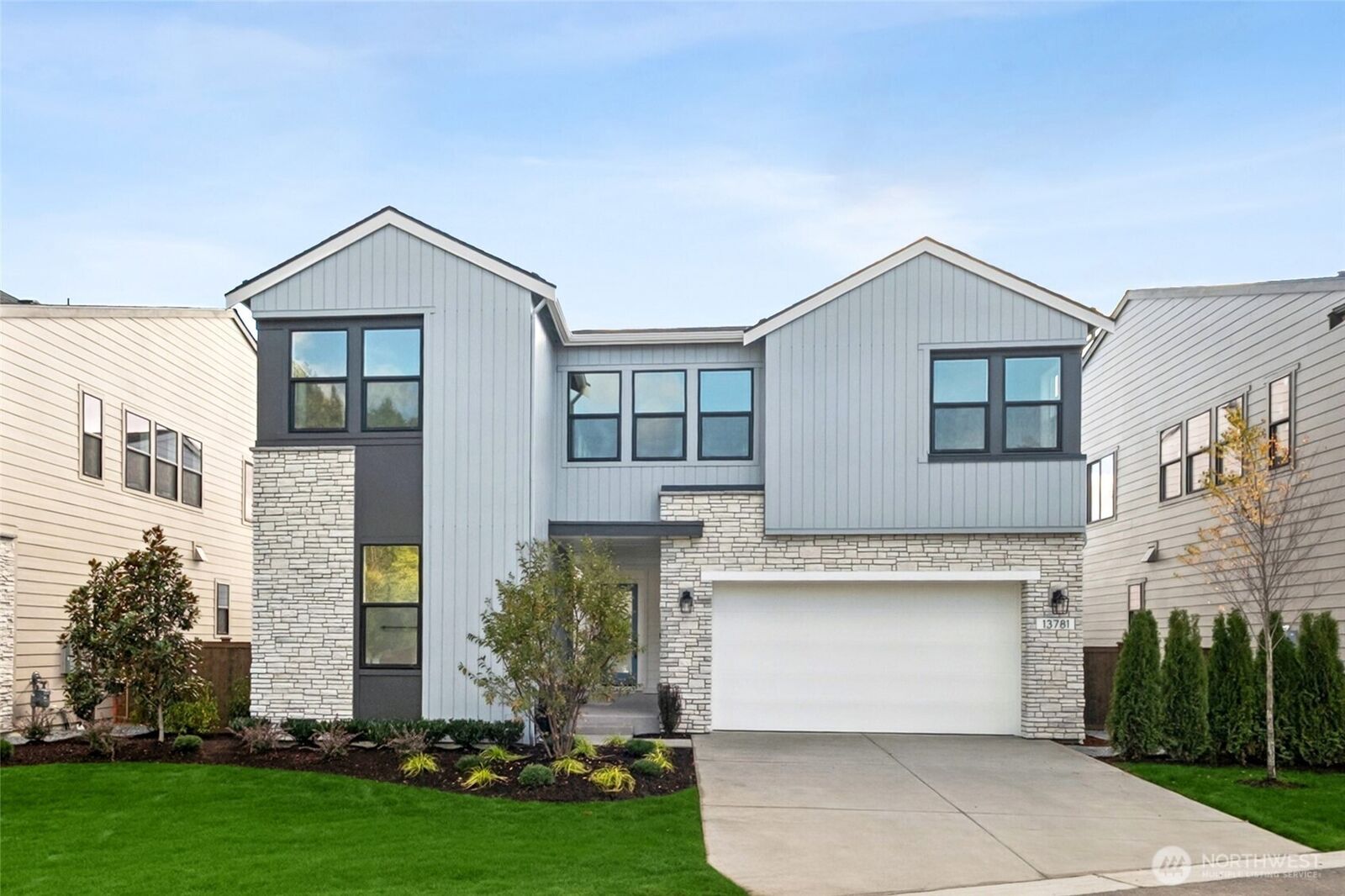 Property Photo: 13717 SE 85th Street WA 98059