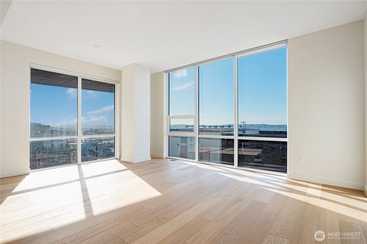 Property Photo:  121  Stewart Street 1605  WA 98101 