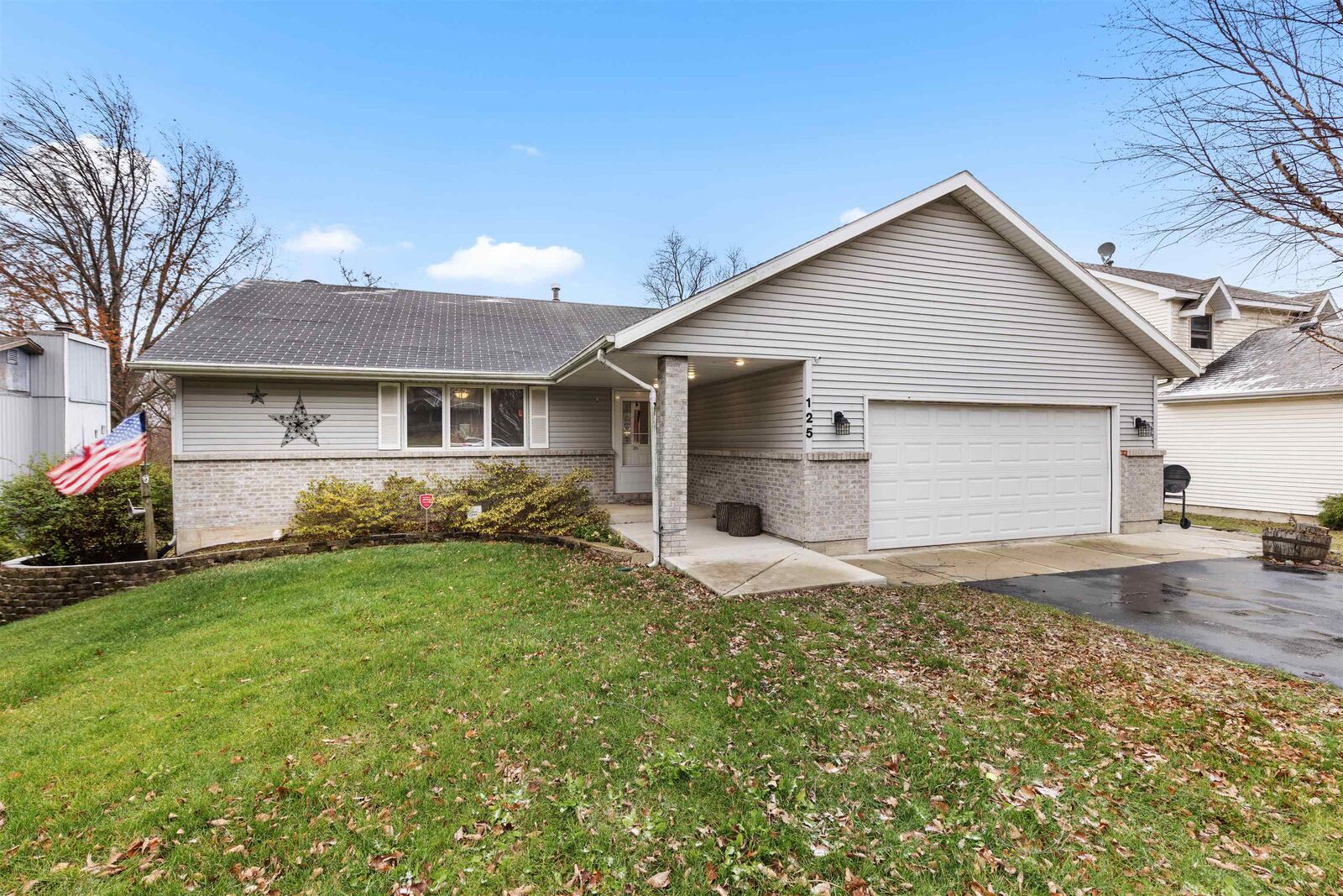 Property Photo:  125 SE Heath Cliff Drive  IL 61065 