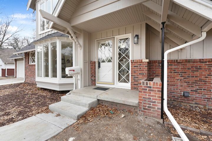 Property Photo:  721 N Stratford Ln  KS 67206 