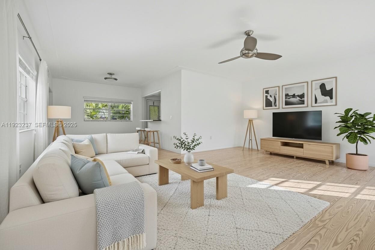 Property Photo: 73 Edgewater Dr 3 FL 33133