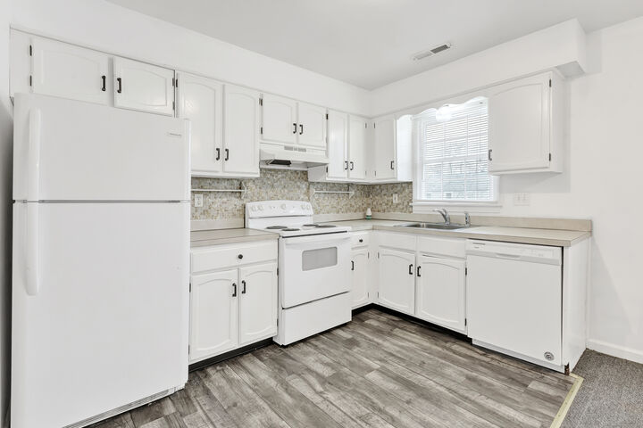 Property Photo: 105 Carriage Path South 105 CT 06460