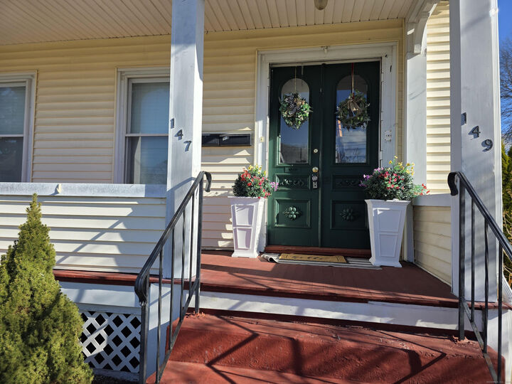 Property Photo: 147 Pearl Street 2nd Fl CT 06082