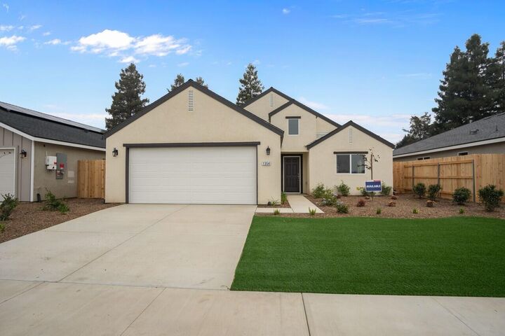 Property Photo: 1354 N Camelot Street Brs 25 CA 93257