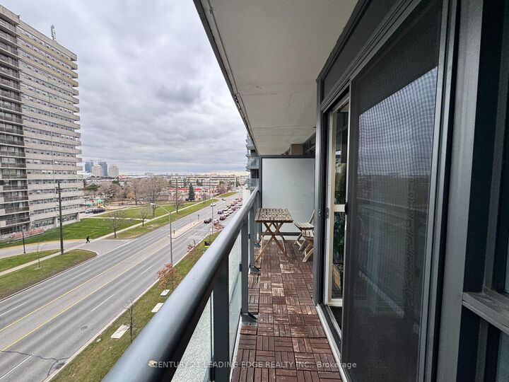 Property Photo: 20 Meadowglen Place 533 ON M1G 0A9