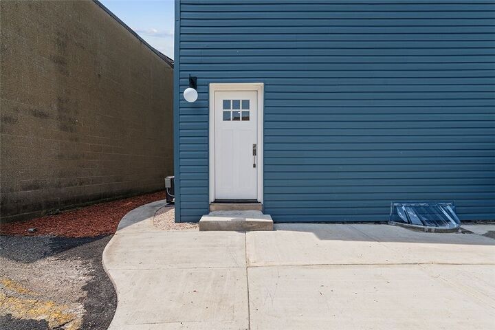 Property Photo: 296 Foster Way PA 15201