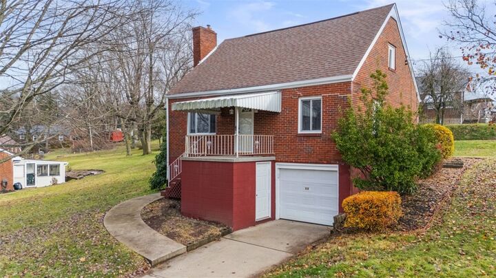 Property Photo: 116 Warren Dr PA 15068