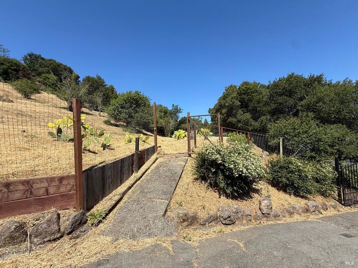 Property Photo: 65 Circle Road CA 94903