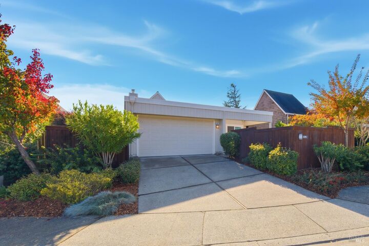 679 Lobelia Court  Sonoma CA 95476 photo