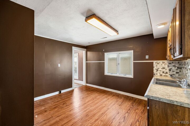 Property Photo: 2488 Whitney Avenue NY 14301